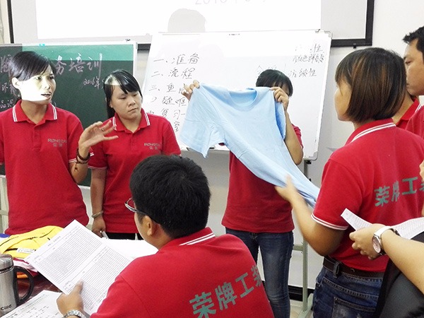 8868体育员工培训现场